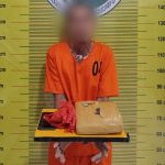 IH saat menunjukkan barang bukti 1 ball daun ganja kering seberat 1 Kg lebih atau 1.030 Gram usai ditangkap Tim Opsnal Sat Resnarkoba Polres Padangsidimpuan