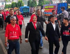 Ratusan Pendukung dan Alunan Musik Gondang Hantar Saripah Hanum Lubis ke Kursi Legislatif