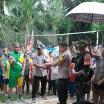 Bhabinkamtibmas Polsek Padang Bolak, Aiptu Hilman Safi'i Harahap, di sela penutupan Turnamen Voli memperebutkan Piala Camat dan Desa se-Kecamatan Portibi