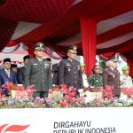Kabag Ops Polres Tapsel, Kompol Abdi Abdillah, saat mengikuti Upacara pengibaran bendera dalam rangka memperingati HUT Kemerdekaan RI ke-79