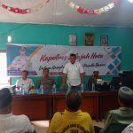 Kanit I Pidum Sat Reskrim Polres Tapsel, Ipda Maraden Hutabarat, saat memberi arahan di sela gerakan Kapolres Jelajah Huta