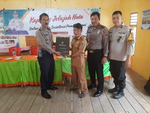 Kapolres Tapsel Jelajah Huta, Kasat Binmas Minta Masyarakat Jaga Persatuan Jelang Pilkada