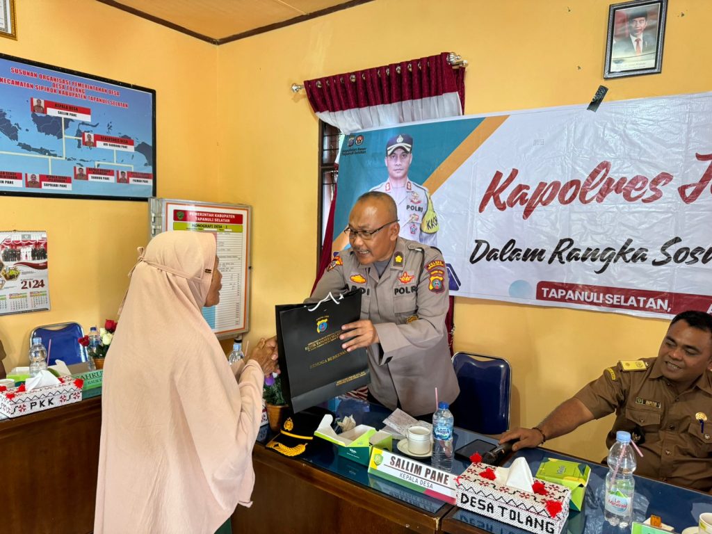 Kapolres Tapsel Jelajah Huta, Kabag Ops Ingatkan Masyarakat Berani Tolak Politik Uang