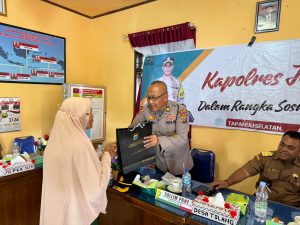 Kapolres Tapsel Jelajah Huta, Kabag Ops Ingatkan Masyarakat Berani Tolak Politik Uang