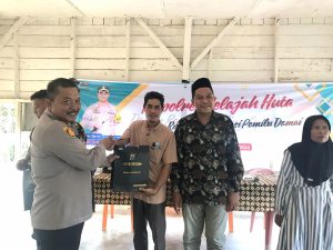 Kapolres Tapsel Jelajah Huta Paluta, Kapolsek Dolok Ingatkan Kades Gunakan Anggaran Tepat Sasaran