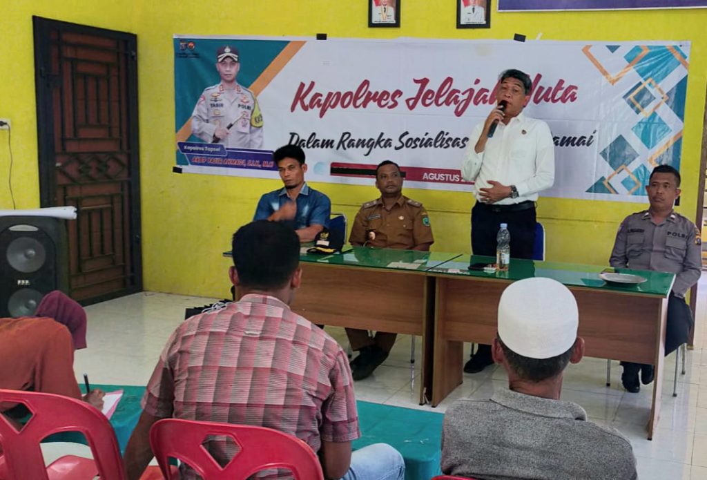 Kapolres Tapsel Jelajah Huta, Iptu Aswin Himbau Orangtua Antar Jemput Anak di Bawah Umur
