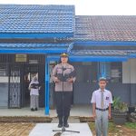 Kasi Humas Polres Tapsel, AKP Maria Marpaung, saat memberi arahan di sela kegiatan Polwan Goes to School