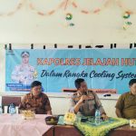 Kasiwas Polres Tapsel, AKP Ismaya, saat beri arahan ke masyarakat di sela gerakan Kapolres Jelajah Huta