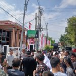 Kasi Intel Kejari Padangsidimpuan, Yunius Zega, menyambut para pengunjuk rasa
