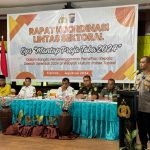 Kapolres Tapsel, AKBP Yasir Ahmadi, memberi arahan di sela Rakor Linsek dan Lat Pra Ops Mantap Praja Toba 2024