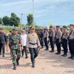 Kapolres Tapsel, AKBP Yasir Ahmadi, bersama Sekda Tapsel, Sofyan Adil, Pj Bupati Padang Lawas Utara, Patuan Rahmat Syukur P Hasibuan, Anggota DPRD Fraksi Golkar, Ali Adanan, Dandim 0212/TS, Letkol Inf Amrizal Nasution, Kajari Tapsel, Siti Holija Harahap, SH, MH, Danyon 123/RW, Letkol Inf Anhar Agil Gunawan, SH, MHan, Danyon C Sat Brimob Poldasu, Kompol Buala Zega, SH, MH, Dansub Denpom 1/2-3 Padangsidimpuan, Kapten CPM Arliyanto Harahap, dan lainnya saat mengecek pasukan dalam Apel Ops Mantap Praja Toba 2024