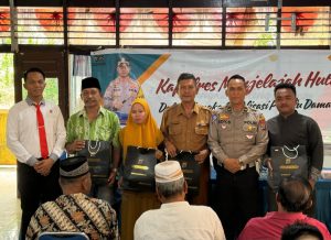 Kapolres Tapsel Jelajah Huta, Ciptakan Kedamaian Demokrasi Jelang Pilkada di Paluta