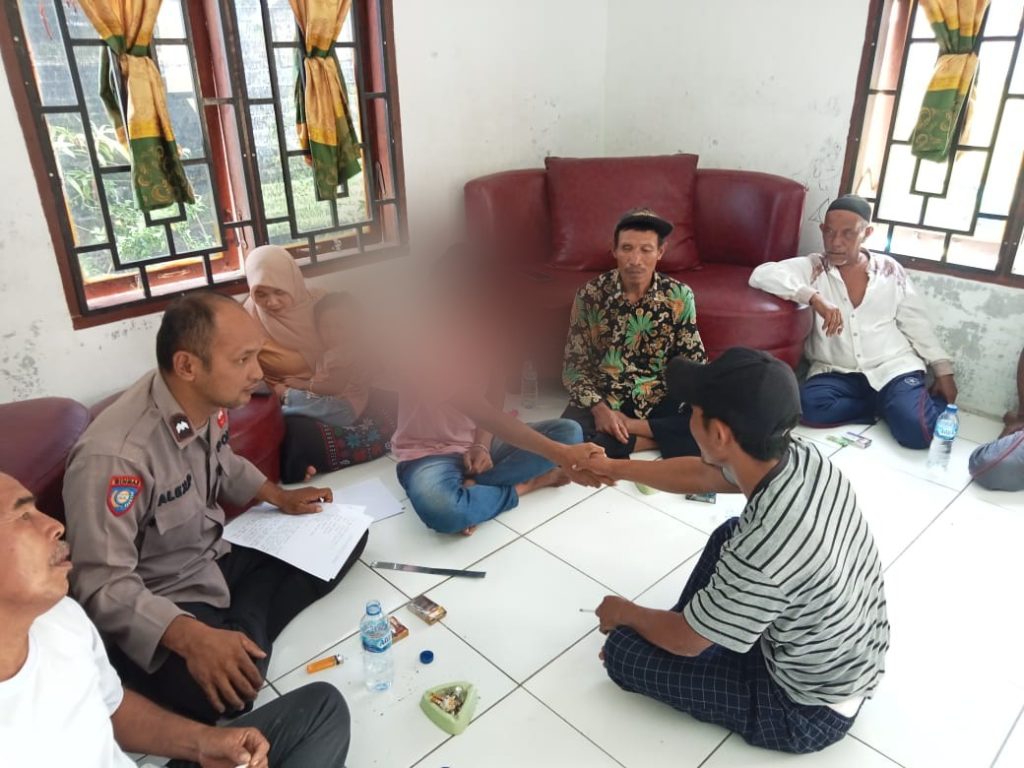 Main Game di Depan Masjid, Pemuda 17 Tahun Kena Bogem Pemabuk