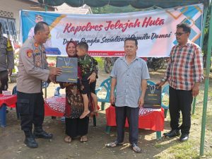 Kapolres Tapsel Jelajah Huta, Kasi Propam Silaturahmi dan Tampung Aspirasi Masyarakat