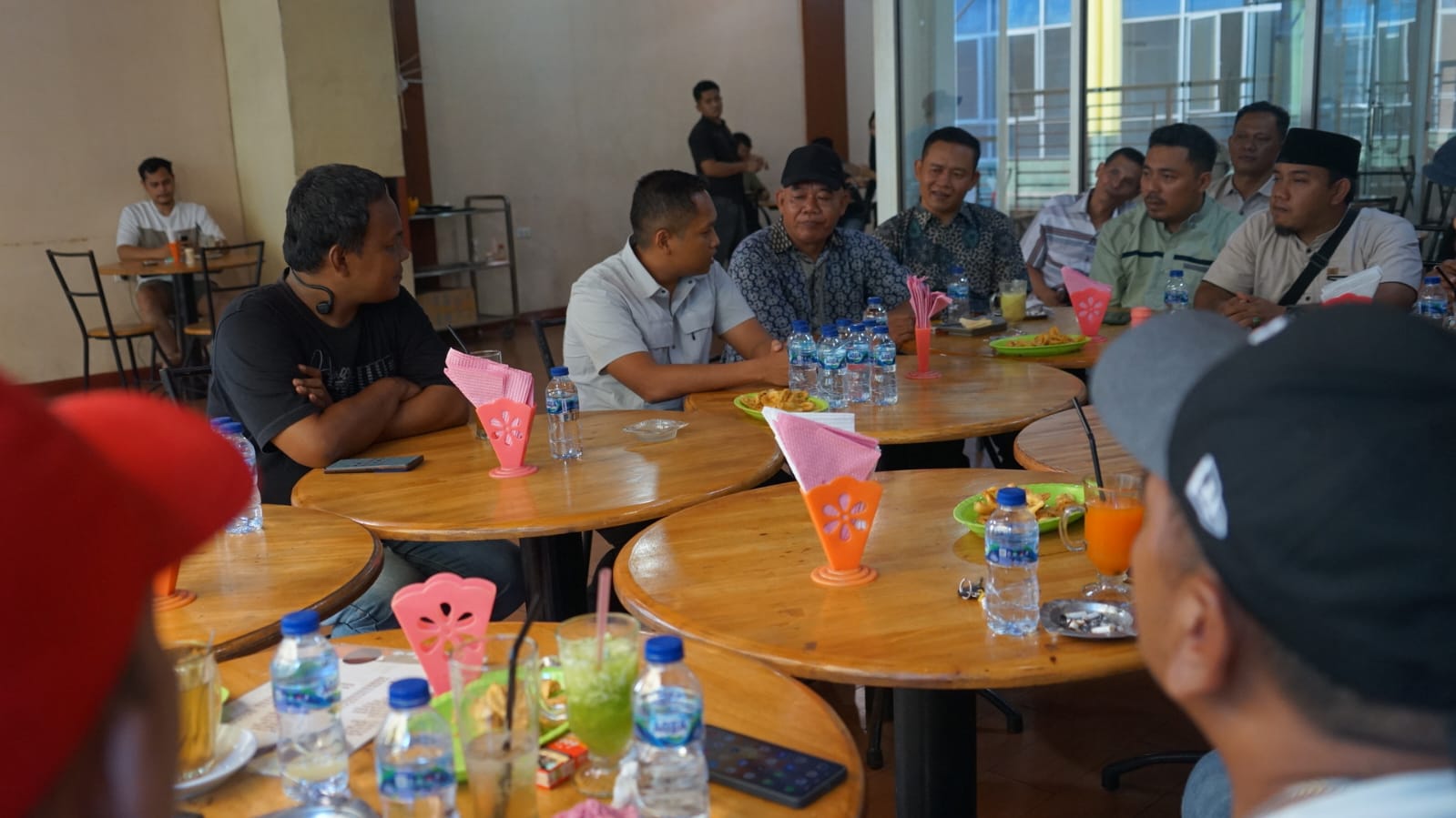 Kapolres Padangsidimpuan, AKBP Dr Wira Prayatna, di sela perbincangan hangat dengan para wartawan seputar Kamtibmas