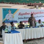 Kabag Ren Polres Tapsel, Kompol Rudi Saragih, bersama Kanit I Pidum Sat Reskrim, Ipda Maraden Hutabarat, saat memberikan arahan ke masyarakat di sela gerakan Kapolres Jelajah Huta