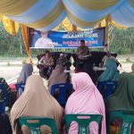 Kasat Tahti Polres Tapsel, Iptu Asjul Pane, saat memberi arahan ke masyarakat di sela gerakan Kapolres Jelajah Huta