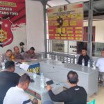 Proses mediasi antara masyarakat pemilik Gubuk dan Perusahaan di Joglo Mako Polsek Batang Toru yang belum menemukan titik terang