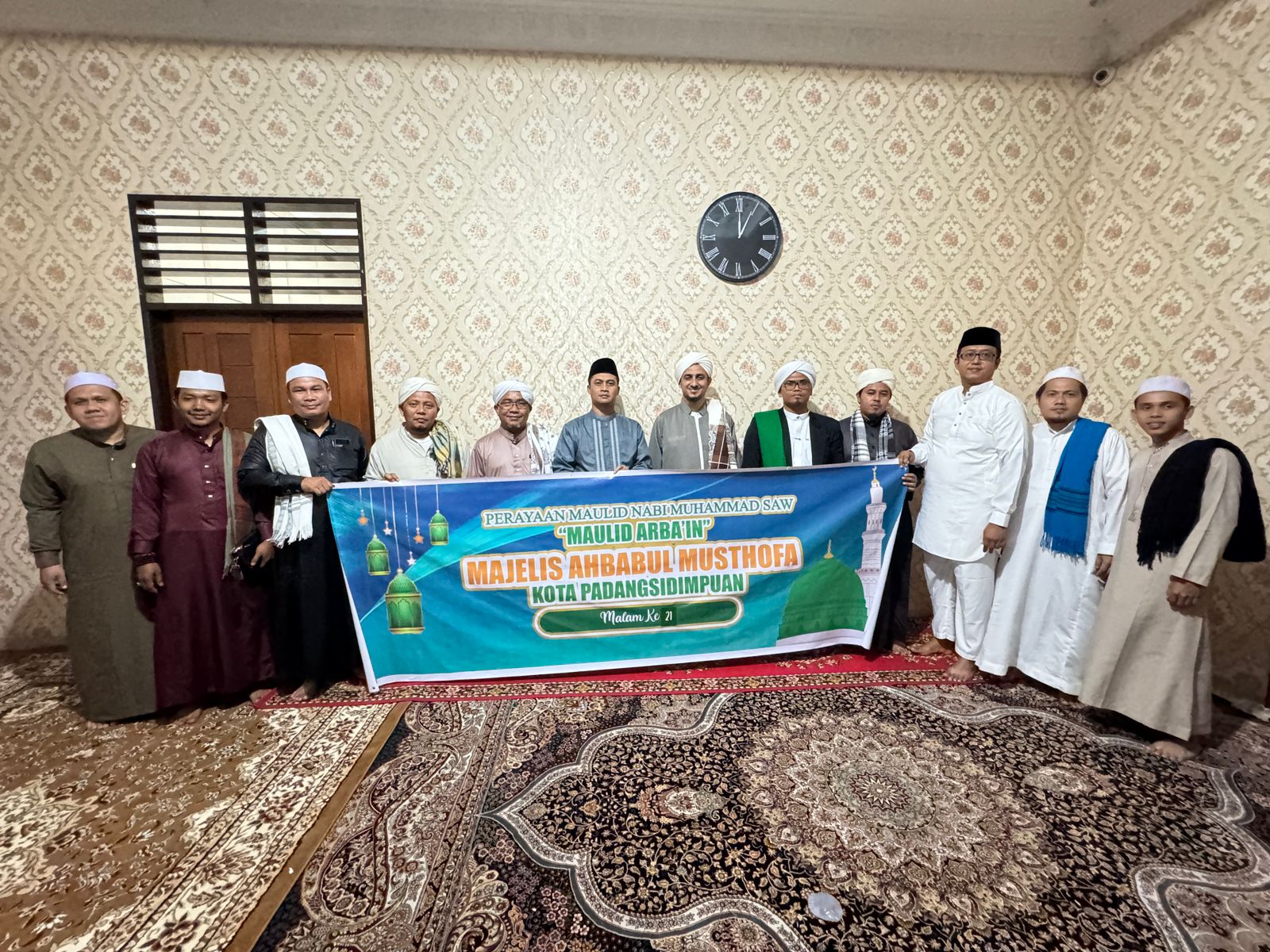 Kapolres Tapsel, AKBP Yasir Ahmadi, bersama jajaran dan lainnya, saat peringati Maulid Nabi Muhammad SAW dengan penceramah Habib Haiqal Alaydrus