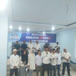 Ketua Tim Relawan Pejuang Hapendi Menggemparkan Kota Padangsidimpuan, Bahri Harahap, membacakan pernyataan sikap dukungan disaksikan Paslon Wali Kota dan Wakil Wali Kota nomor urut 3, Hapendi-Gempar