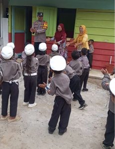Polisi Sahabat Anak, Polsek Batang Toru Sambangi Pocil TK Al Fauzan