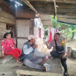 Bhabinkamtibmas Polsek Batang Toru, Bripka Adi Suito, mengimbau warga agar tak percaya hoaks jelang Pilkada