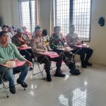 Bhabinkamtibmas Polsek Sipirok, Aiptu M Siregar, dan Aipda R Sihombing, saat mengikuti Bimtek dan sosialisasi terkait pertanian terpadu serta berintegritas