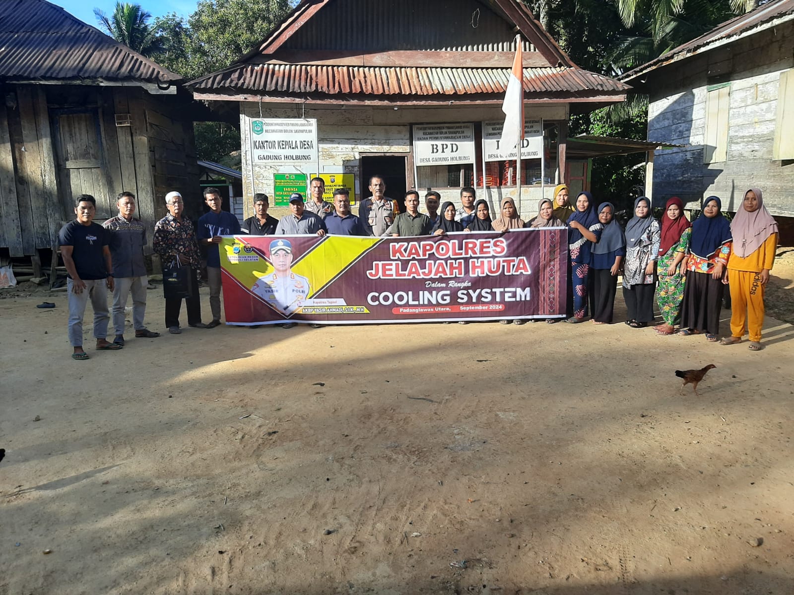 Pelaksanaan Kapolres Tapsel Jelajah Huta di Kantor Desa Gadung Holbung, Kecamatan Dolok Sigompulon, Kabupaten Padang Lawas Utara
