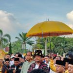 Cagubsu nomor urut 1, Muhammad Bobby Afif Nasution, didampingi Koordinator Relawan BN, Muhammad Iqbal Harahap, yang juga mantan Ketua HIPMI Kota Padangsidimpuan, beserta Paslon Bupati dan Wakil Bupati Paluta nomor urut 1, Reski Basyah Harahap (Obon)-Basri Harahap, dan lainnya diulosi para Tokoh saat tiba di Paluta