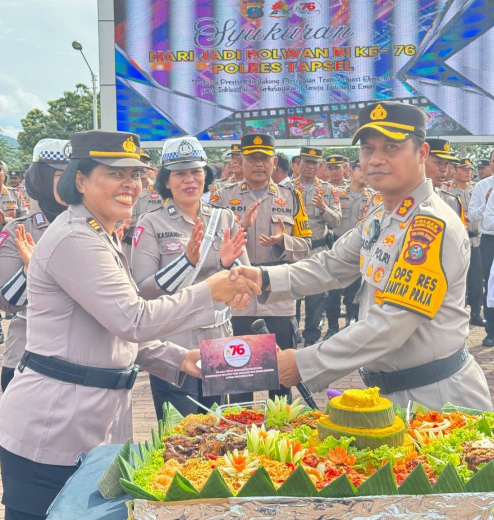HUT Polwan ke-76, Pesan Kapolres Tapsel: Harus Jadi yang Terbaik