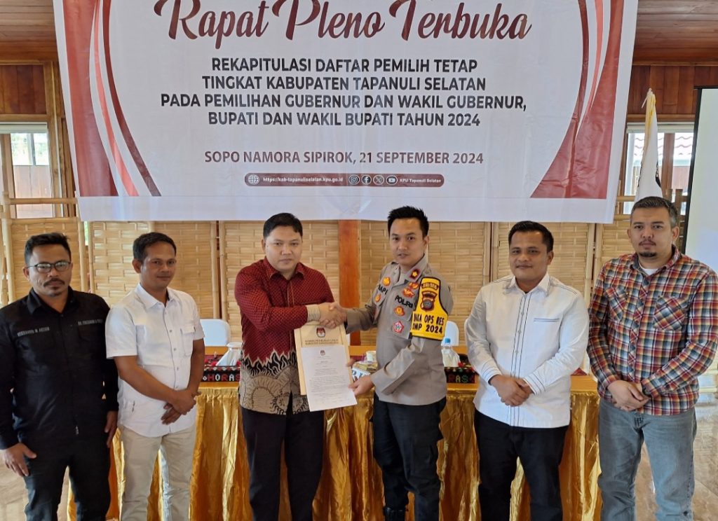 Kompol Rapi Hadiri Rapat Pleno Rekapitulasi dan Penetapan DPT oleh KPU Tapsel