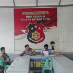 Upaya mediasi terkait kasus dugaan penyerobotan lahan yang difasilitasi oleh personel Polsek Batang Toru
