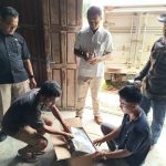 Prosesi serah-terima logistik Pilkada di Gudang KPU Tapsel di Lingkungan Huta Raja, Kelurahan Baringin, Kecamatan Sipirok