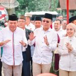 Paslon Bupati dan Wakil Bupati Tapsel BAGUSI nomor urut 1, Gus Irawan Pasaribu, dan Jafar Syahbuddin Ritonga, disambut antusias dengan tari tor-tor sebelum mengukuhkan ratusan Tim Pemenangan di Kecamatan Angkola Timur dan Sipirok