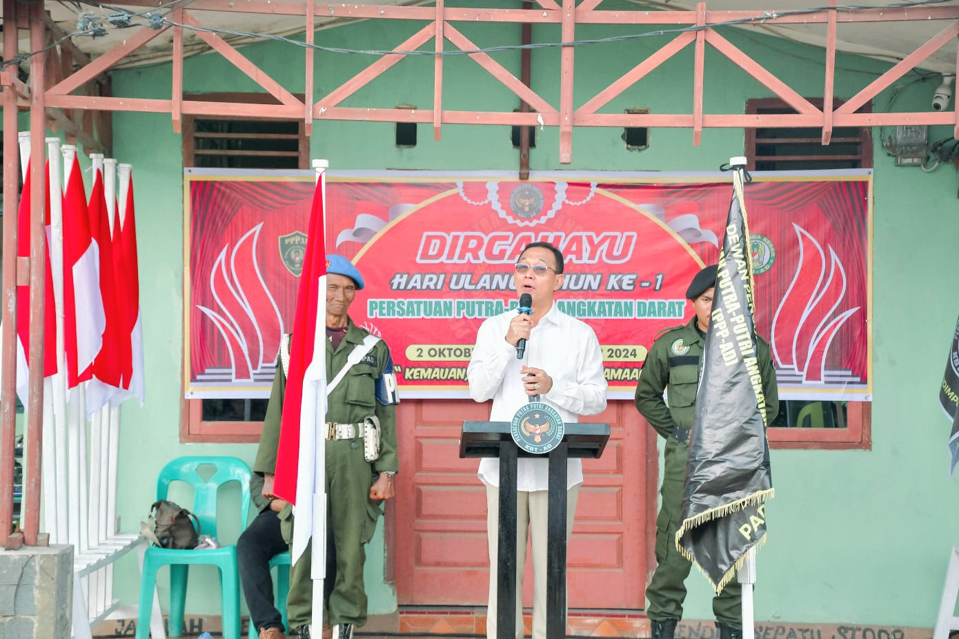 Calon Bupati Tapsel nomor urut 1, Gus Irawan Pasaribu, memberi sambutan saat syukuran memperingati HUT P3AD Kabupaten Tapsel-Kota Padangsidimpuan ke-1
