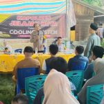 Kabag SDM Polres Tapsel, Kompol Sumanto Naibaho, saat memberikan pesan damai ke sejumlah masyarakat di sela gerakan Kapolres Jelajah Huta