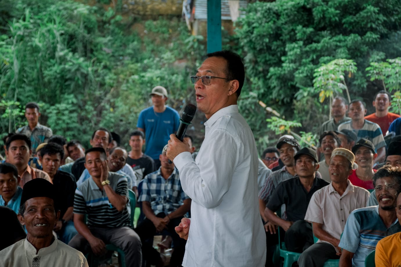 Di hadapan ratusan warga Kecamatan Angkola Selatan, calon Bupati No.1, Gus Irawan Pasaribu, berjanji mengembalikan marwah Kabupaten Tapsel dan memprioritaskan perbaikan jalan jika Paslon BAGUSI terpilih jadi Kepala Daerah itu 5 tahun ke depan