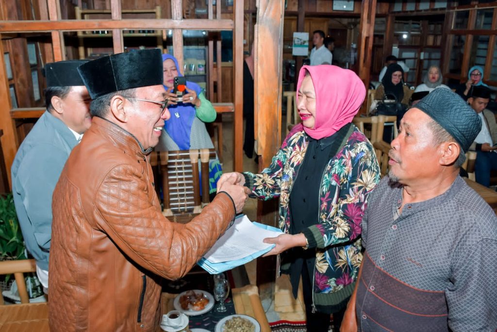 BAGUSI Tapsel, Warga Sipirok Diajak Bunda Oma Menangkan Gus-Jafar
