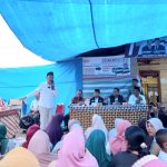 Calon Bupati Tapsel No.1, Gus Irawan Pasaribu, saat menanggapi keluhan warga Desa Bulu Mario terkait penderitaan warga di sana 3 tahun terakhir