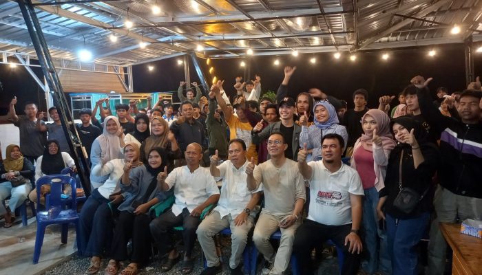 Hingga Larut Malam, Paslon BAGUSI Tapsel Tetap Enerjik dan Semangat Diskusi Bersama Milenial Batang Toru