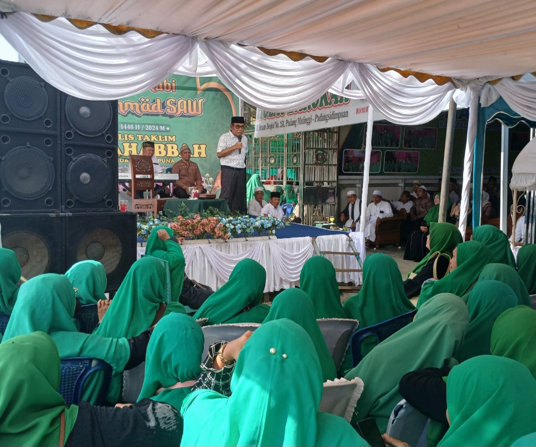 Mantan Wali Kota Padangsidimpuan dua periode, H Zulkarnaen Nasution, saat memberi sambutan