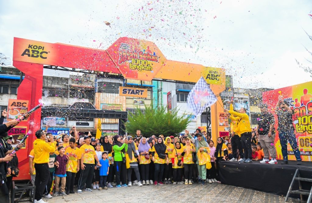 Pecah, Ribuan Peserta Meriahkan Jalan Sehat 1.000 Langkah Kopi ABC di Padangsidimpuan