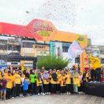 Pj Wali Kota Padangsidimpuan, Timur Tumanggor, dan jajaran, saat melepas ribuan peserta jalan sehat 1.000 langkah bersama Kopi ABC dari Alaman Bolak Padang Nadimpu