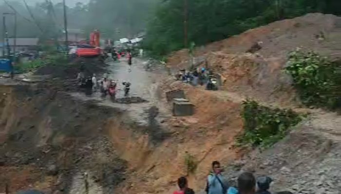Akses Batu Jomba Putus Total, Ibu Kota Tapsel Terancam Terisolir