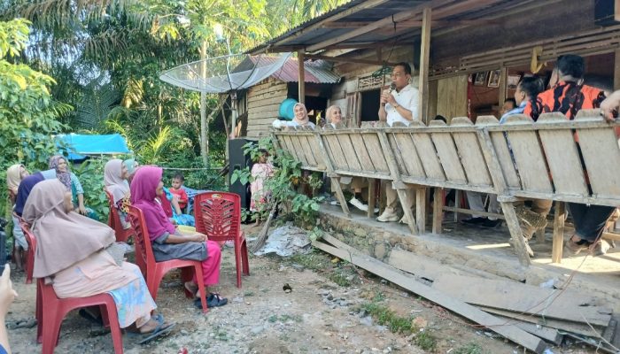 Emak-emak di Sihuik-huik Ingin Paslon Nomor Satu Menang, Gus Irawan: Ulang Mardua Holong