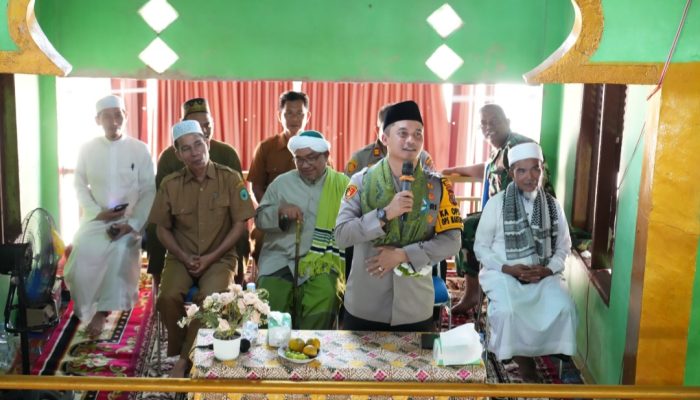 Kunjungan ke Ponpes Darussalam, Kapolres Tapsel Ajak Santri Kejar Asa Setinggi Langit