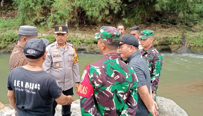 Implementasikan Program Presiden RI, Kapolres dan Forkopimda Tabur Benih Ikan di Padangsidimpuan