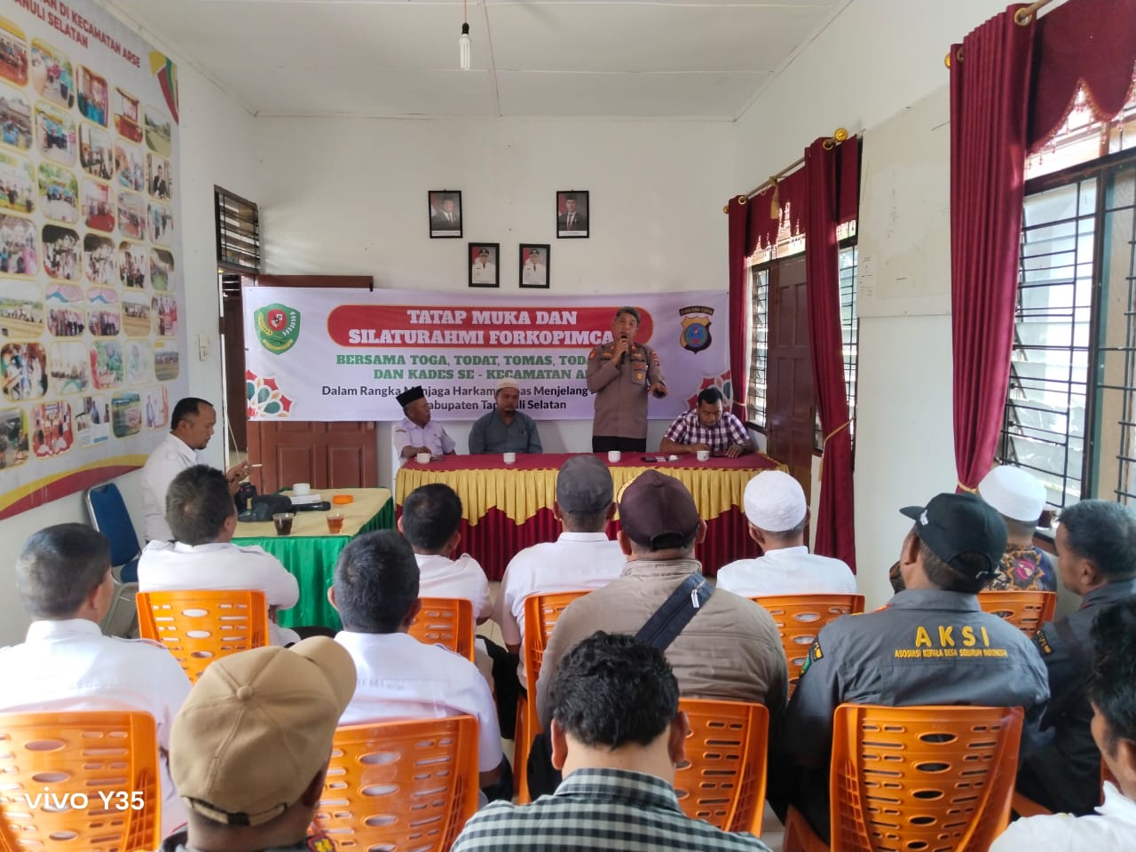 Kapolsek Sipirok, Iptu Aswin Manurung, saat memberikan sambutannya di sela tatap muka dan silaturahmi dengan para Tokoh serta unsur Forkopimcam Arse