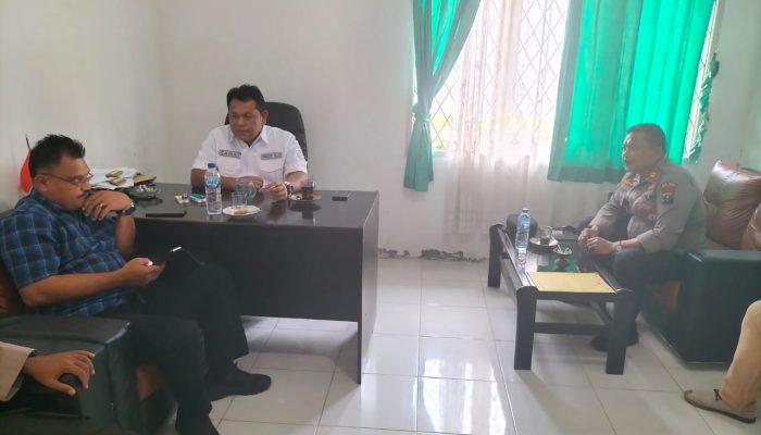 Ciptakan Kondusifitas, Kapolsek Dolok Silaturahmi ke Kantor Camat