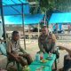 Bhabinkamtibmas Polsek Padang Bolak, Bripka Amranuddin Siregar, saat sambang dan tatap muka dengan warga binaan di Desa Hadungdung guna menjaga kerukunan jelang Pilkada